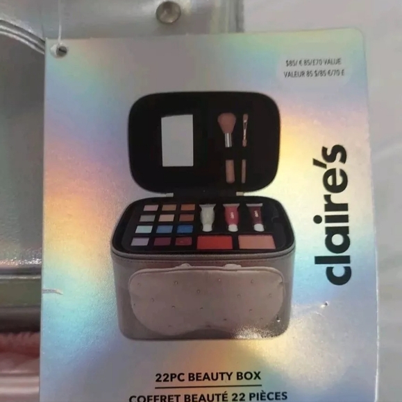 Claire's Makeup Beauty Box 22 Piece Makeup Set Silver Glow Box - Picture 8 of 9
